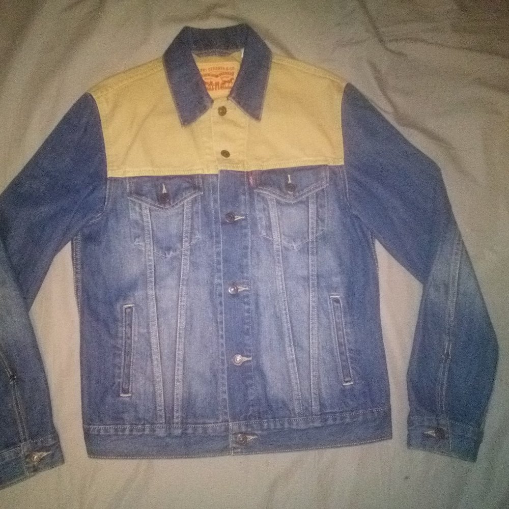 Levi's Beige Colorblocked Western Denim Jacket